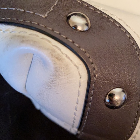 Used Coach white and grey leather bag - Picture 6 of 13